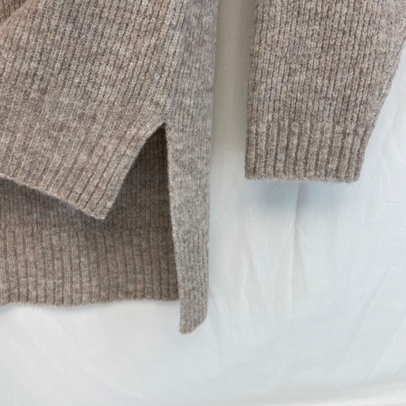 Echo Verde Long Sleeve Crewneck Sweater Tan Beige Women’s Size Small NEW - Picture 4 of 9